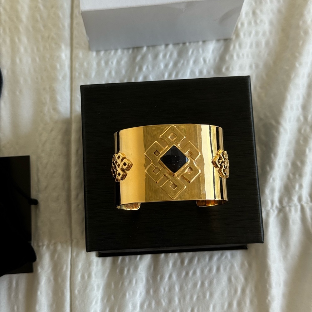 SALE‼️ ONLY TODAY‼️ plated with 24-karat gold for a warm, luxurious sheen. - Picture 5 of 9